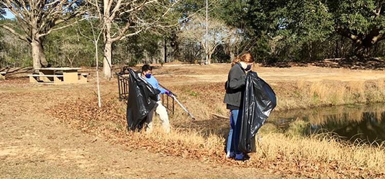 SGA and others participating in Clean Up Day on February 20, 2021