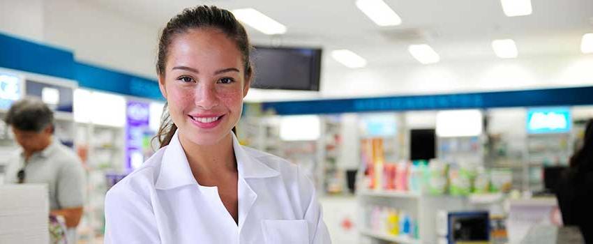 Pharmacy tech working on the job